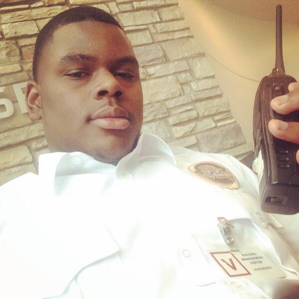 Bthomas_LaFlare's tweet image. At work clocking dollars💵💵💵💵#Chasethatcheck Easymoney