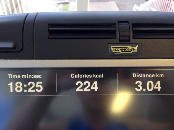 Set myself for 2km #keepgoing#brokenfoot#comebacktrail