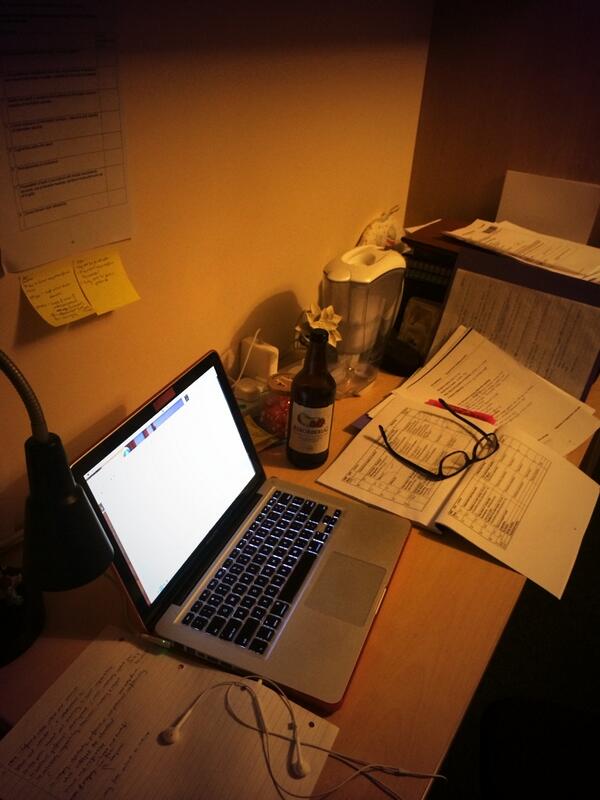 ImMissEwe's tweet image. Essentially what is going down in this moment. #undergradproblems