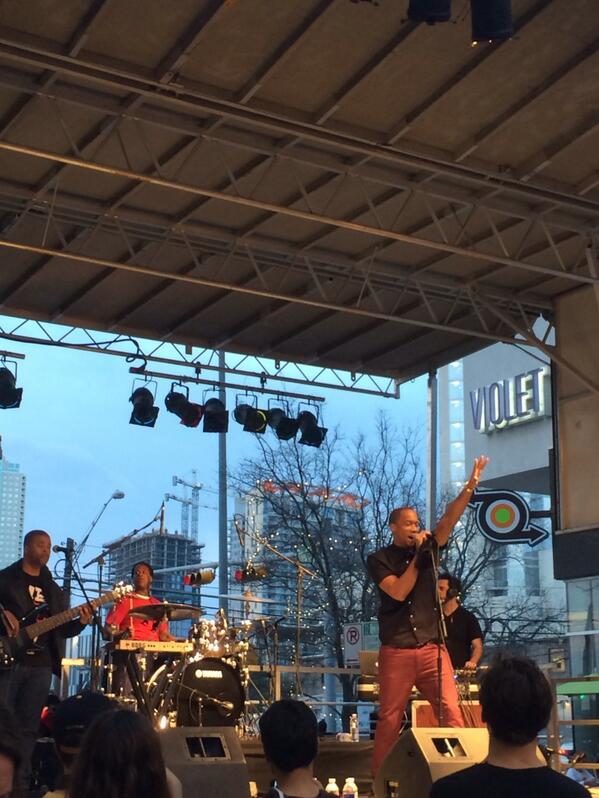 Austin_Monthly's tweet photo. All the way from Detroit, @black_milk is killing it! #2ndStSoundCheck http://t.co/ozgJPofO75