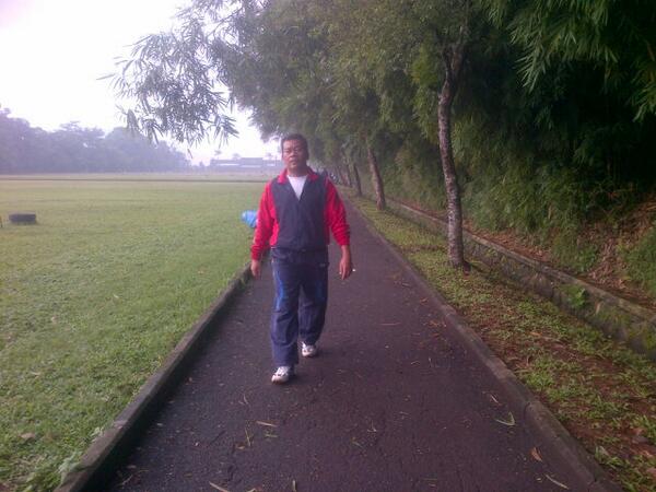 lubis_saifuddin's tweet photo. Olah raga pagi di lapangan tembak cilodong.. Cukup 3 putaran saja :) http://t.co/tO6p0ebr02