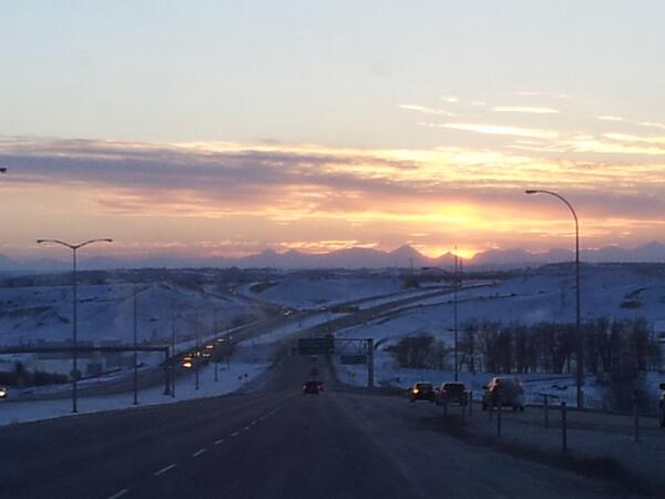 CurrentlyYYC's tweet image. #Mountain #Sunset #beautiful #Calgary