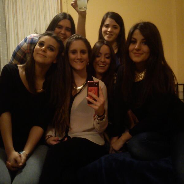 ClaudiaPegui's tweet photo. La noche acaba de empezar y me huele a placer !!!! Vamoooooool http://t.co/Q7lMEH3nk0