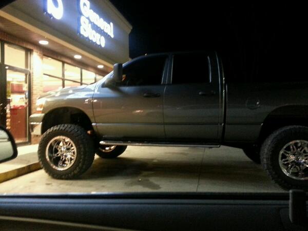 Mary_Kirkman's tweet photo. @CassidyLents  B-) ain't you jealous you don't live in Odon and get to see this tonight?? Hehe ;) #truckgasms http://t.co/KAZH0lM5ih