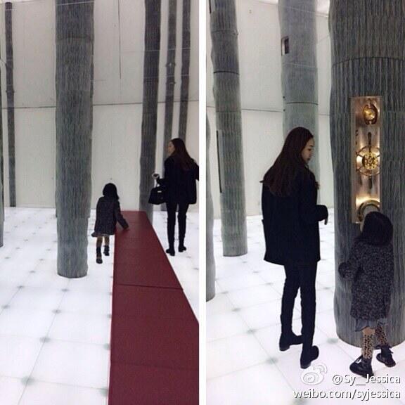 arpilianur's tweet photo. "@SNSDindo: [WEIBO] Sy__Jessica: baby&amp;i [偷笑] http://t.co/Q3tdmSX6Gf http://t.co/hZVV8fIS5f  #소녀시대미스터미스터 http://t.co/XCAofFOdbj"