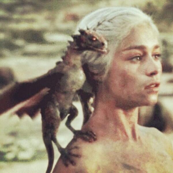 bluevi's tweet photo. Mother of Dragons ‥ 시즌4 그녀의 활약을 기대해 본다 http://t.co/RhqAAfMbvT