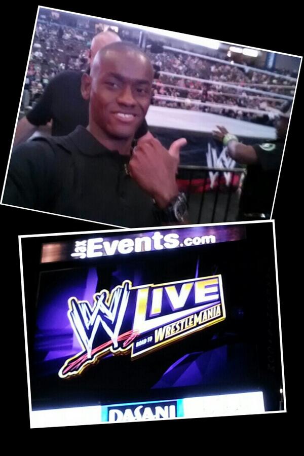 ThomasDBradley's tweet photo. Well you know I had to be here. #WWEJacksonville #NITROGRAM #selfie #wrestlingfan http://t.co/ElXFdAItvx