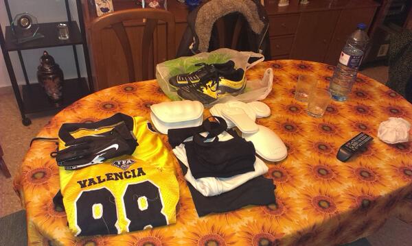 Xelasialex's tweet photo. Despues de 10 meses del ultimo partido puedo volver a decir Game Day !!! Proud firebats http://t.co/yKGwr3YvNL