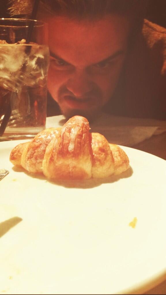 EvesBetterHalf's tweet photo. Just stalking my prey. #HowIEat #Huntin #OnTheProwl #ThingsAdamDoes http://t.co/PUmuEifCDP