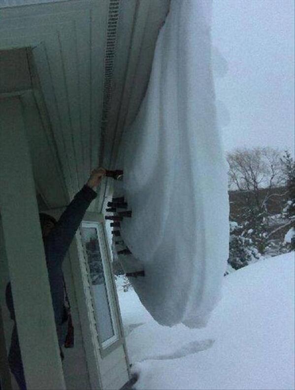 BurningNudist's tweet photo. Best way to keep the beer cold for Winter Storm #Titan http://t.co/xrGOEkT4Yd