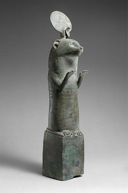 This Egyptian otter's raised paws signify adoration of the sun god when he rose in the morning met.org/NCL3ll