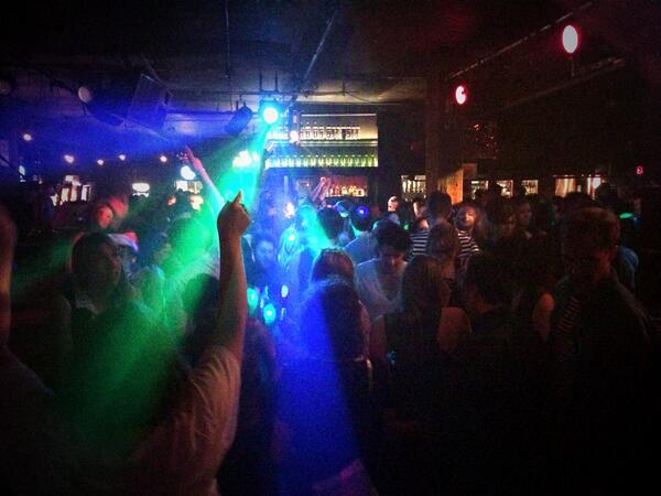 Behind the Queens tweet media