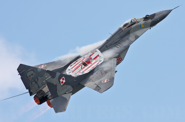 SpeedBagOnKirby's tweet photo. "@DailyJetPorn: MiG-29A http://t.co/xXMPJ64fBi"