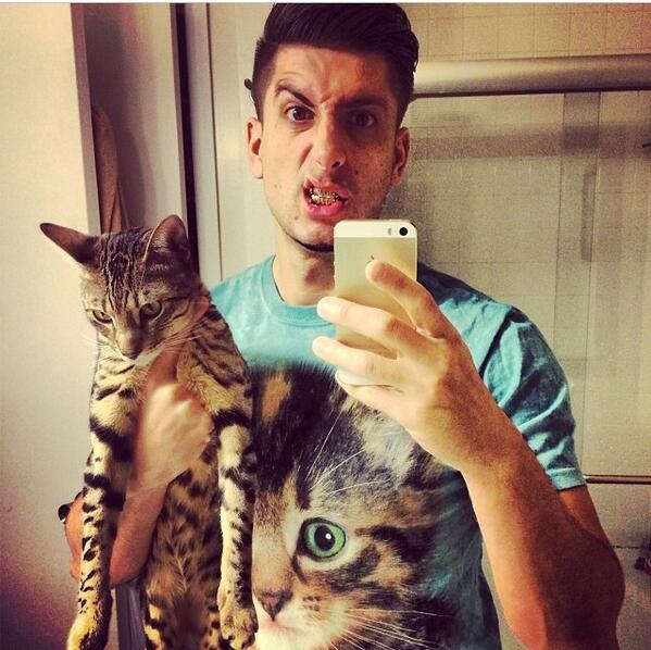 Bambuofficial's tweet photo. @Jessewelle be #dopefreshness ! go give @Jessewelleswag a follow SAAAN! http://t.co/XtbOHuYahv