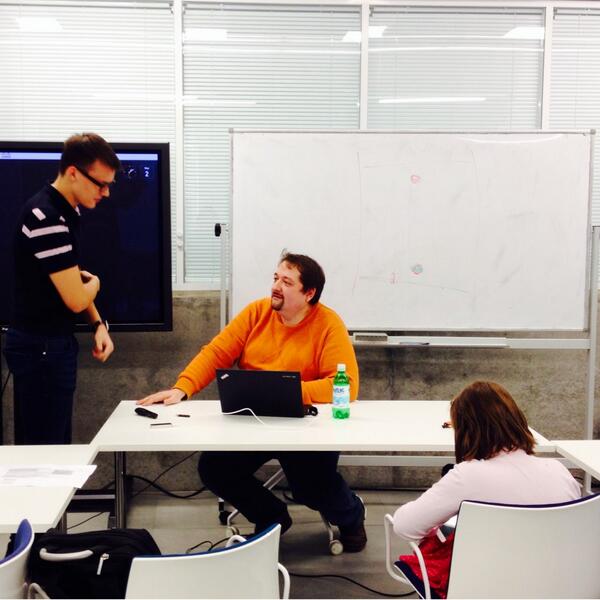 mefendieva's tweet image. @shwars готовится начать мастер-класс по реактивному программированию на #fsharp на #skrobotics