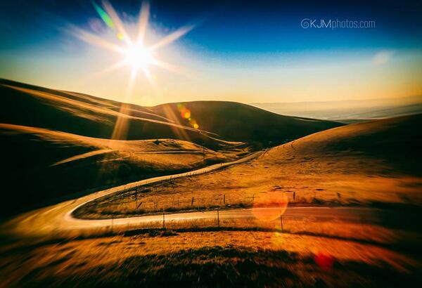 Gabriele_Corno's tweet photo. Patterson Pass Curve, Livermore, CA by Kerry Joy McGehee http://t.co/IJm6Ka7eX7