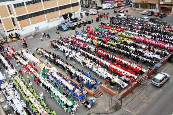 vallmovil's tweet photo. Espectacular participación ayer en el #miganyfester de @penyes2014 http://t.co/jc8eE3JsK4