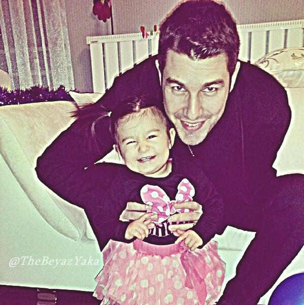 FPalaliFan's tweet photo. Yeğeninin doğum gününden @fpalali .. ;D http://t.co/eUZaj8MpMt