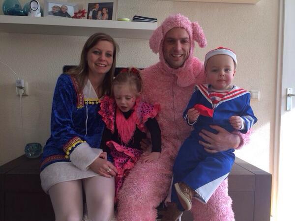 meagence's tweet photo. Op maar de optocht. #carnaval14 http://t.co/ut6q8cDbyw