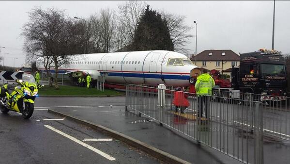 ITVWales's tweet image. Police warn of M4 disruption due to aeroplane itv.co/1knmLtI