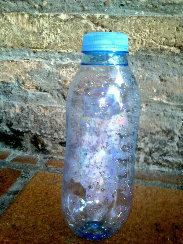 jaimeperez02's tweet photo. La nueva marca de agua llamada bottel      ( creada por jaimeperez02,@gadea02,@pablosubi02 y #carlos http://t.co/6I4StpJqg7