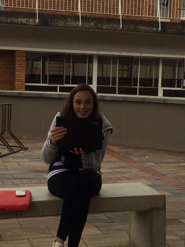 GooseFitt's tweet photo. @bethvanD enjoying that Skype? http://t.co/4ikPwiC753