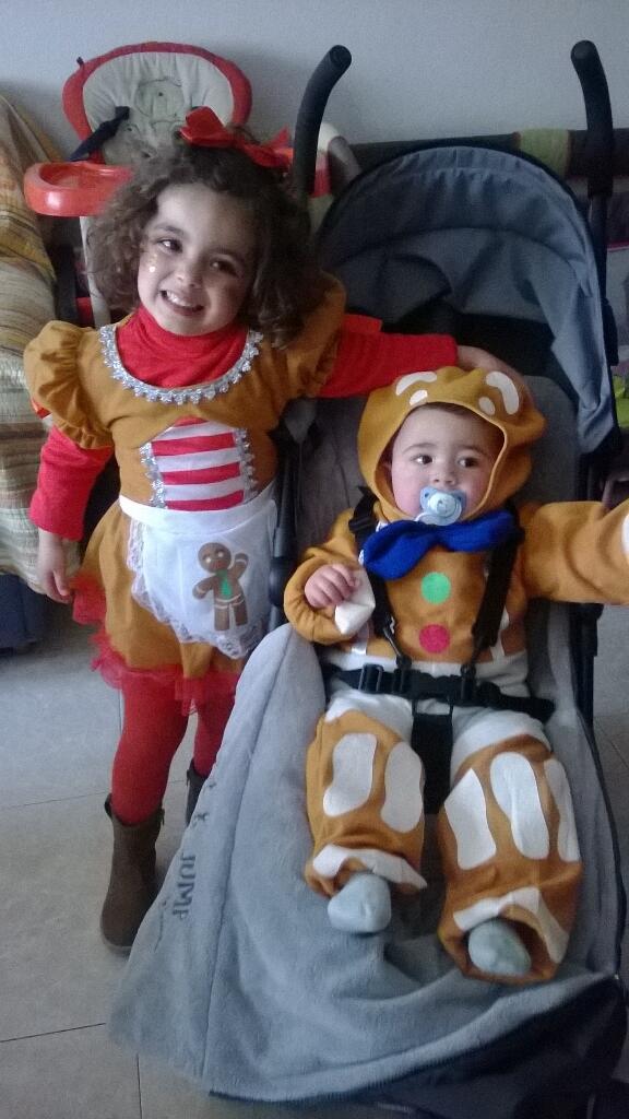 anaroman24's tweet photo. De carnaval http://t.co/tp6PmQuK26