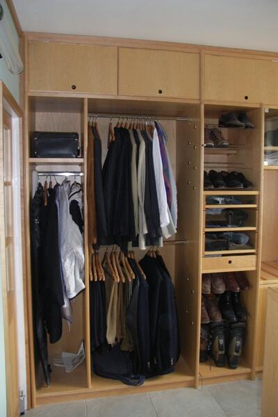 AlbanInteriors's tweet photo. Gents walk in wardrobe http://t.co/vbgZlrbgEz