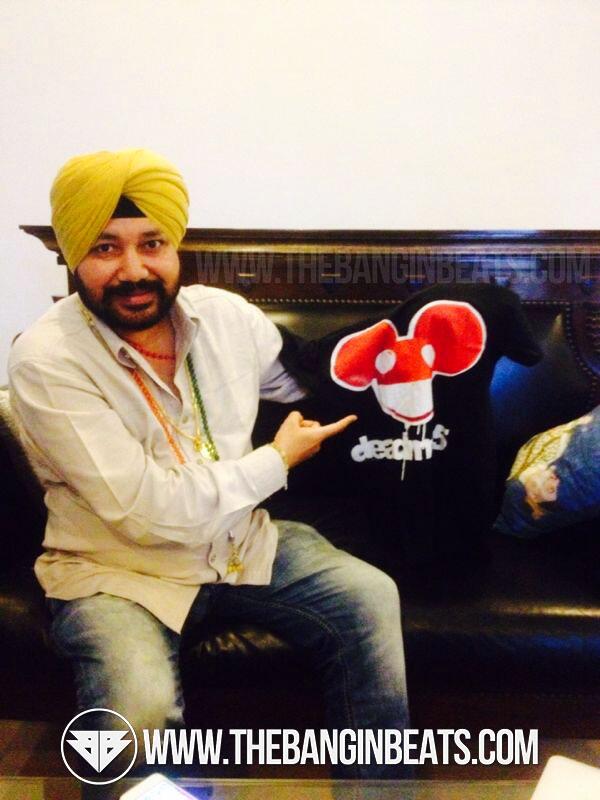 TheBanginBeats's tweet photo. The #DalerMau5 Saga continues!! Massive step towards the interaction between the two legends @dalermehndi & @deadmau5 http://t.co/7HYWu8tIrK