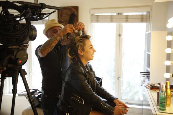 Hollyscoop's tweet image. Getting ready with @LorealProUS styling our co-founder @DianaMadison for the Oscars today! #LorealProfessionnel