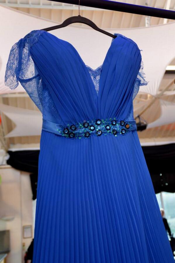 1StopPromShopUK's tweet image. 10-12 dress by L&amp;amp;S Dress Agency £45. Full length pleated skirt lace back &amp;amp; diamante buttons. DM if interested.