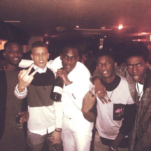 _Justanorm's tweet photo. Last night #BirthdayBoyWills #Justanorm http://t.co/PkONume9X8
