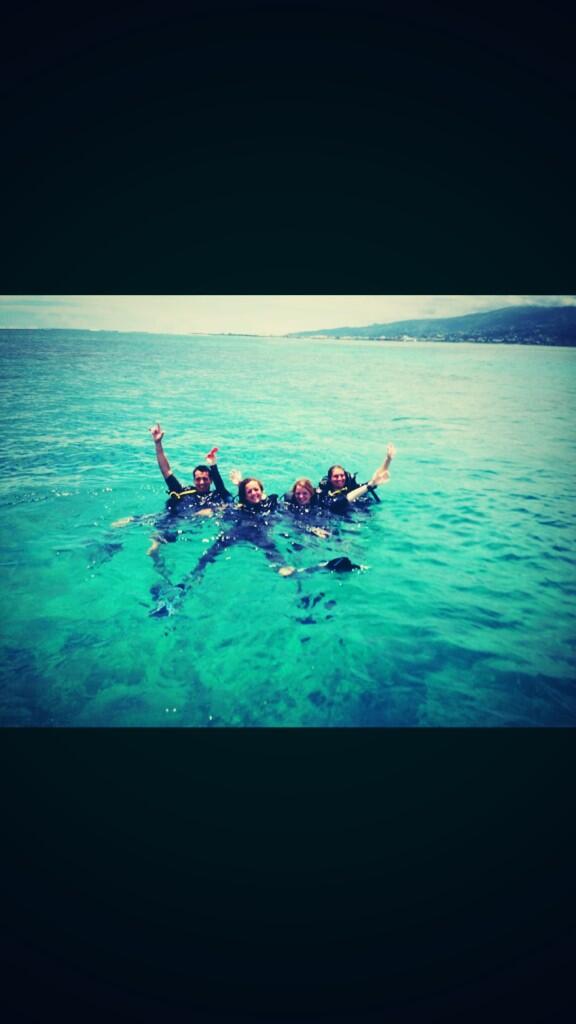lizjoa24's tweet photo. Open water done....in tahiti 😃 Lucky girl http://t.co/35oY1jKZA5