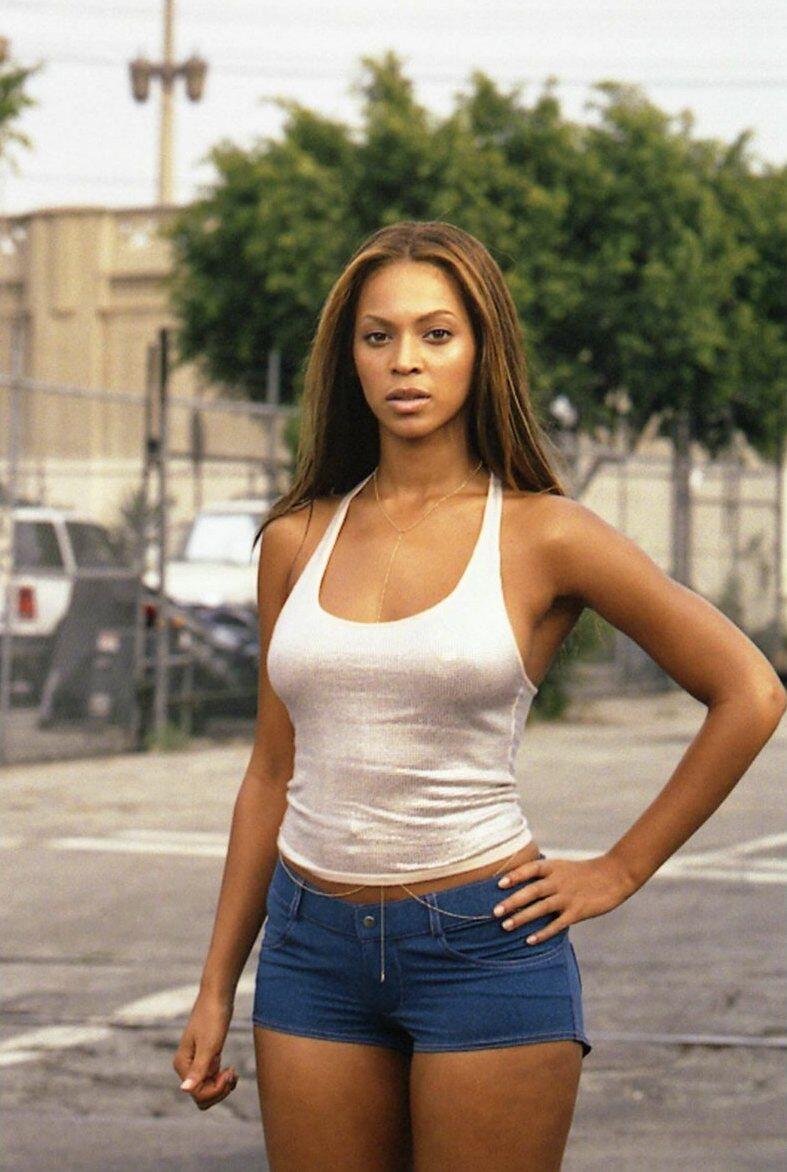 BEYONCÉ LEGION 𐚁 on X: "Beyoncé's 'Crazy In Love' music video feat. Jay Z  is now VEVO CERTIFIED with over 100M views! http://t.co/RS10x4OrQf" / X