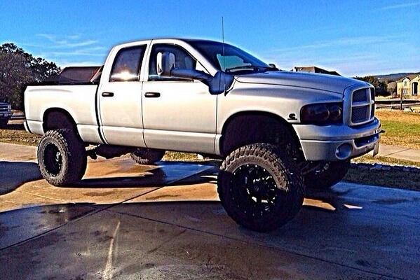 _LiftedTrucks_'s tweet photo. #Ram http://t.co/eKOu8Jswhe