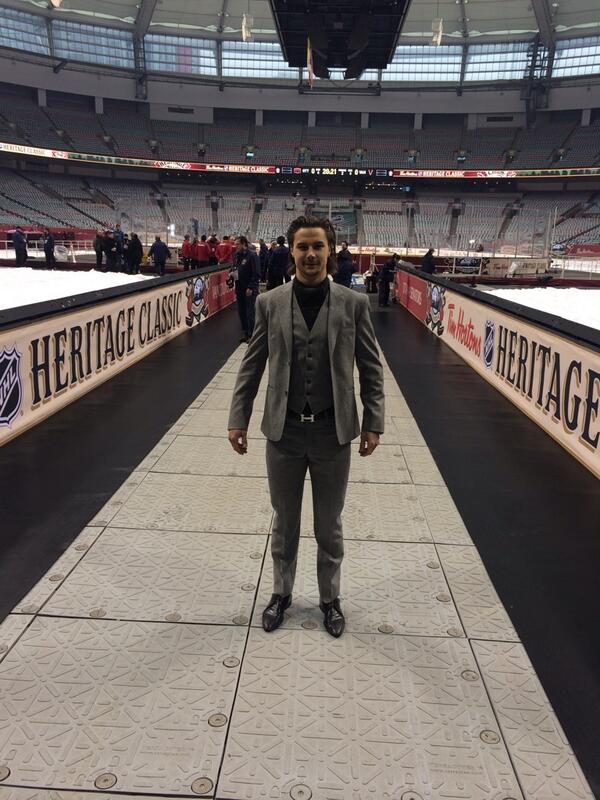ErikKarlsson65's tweet photo. Game time. #HeritageClassic #NHLRevealed http://t.co/Ybpz22nHaa
