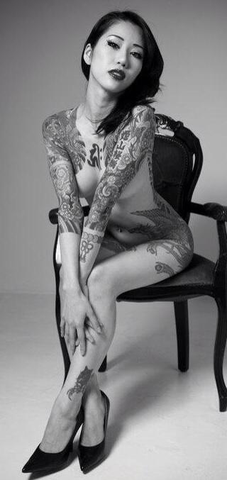 TatMyAss's tweet photo. Smoken hottie #inkedasian http://t.co/RxQzGZId2l