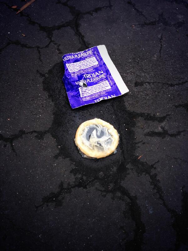RikDaddy's tweet photo. Someone was getting down in the Bellflower 24 Hr Fitness parking lot lol. #safesex #BeFlo http://t.co/nujv7ZiINi