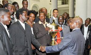 DerrickWalulya's tweet photo. @josechameleone @JChameleone @teamdiziza @thatkidbil @Abdulrazak21 

annnntiiiiiiiiiiii 
towakaaaaaaaaannnnnnnnaaa http://t.co/qlpqEAgc6I