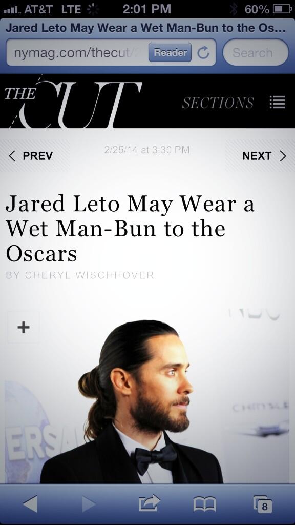jacqpetite's tweet photo. “@sweetassannie: @BuzzFeed @ENewsNow Jared Leto's hair: down, half up/half down or bun?” PLOT TWIST #wetbun http://t.co/XkYKUYAOCd