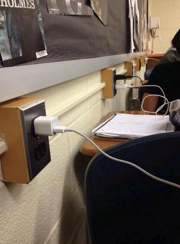 StumblerTop's tweet photo. school nowadays.. http://t.co/KWeYpaEiAD
