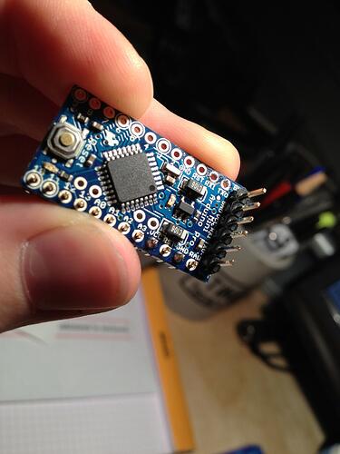 geraicerdas's tweet image. 2. Bahan utama yg kamu butuhkan cuman : Arduino Pro Mini. Krn ukurannya kecil, jadi bisa fit ditangan #KelasArduino