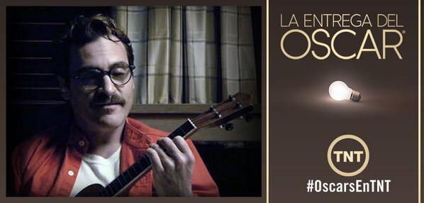 _PremiosOscars's tweet photo. Sobre cómo Spike Jonze y Karen O.  hicieron la canción de amor más linda de #OscarsEnTNT. “The Moon Song”, de Her. http://t.co/KofWUkyyDA .