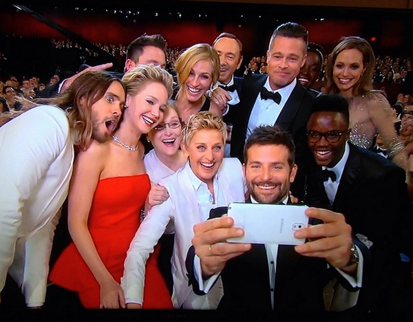#Oscars2014: ¡No podía faltar la selfie de la noche!