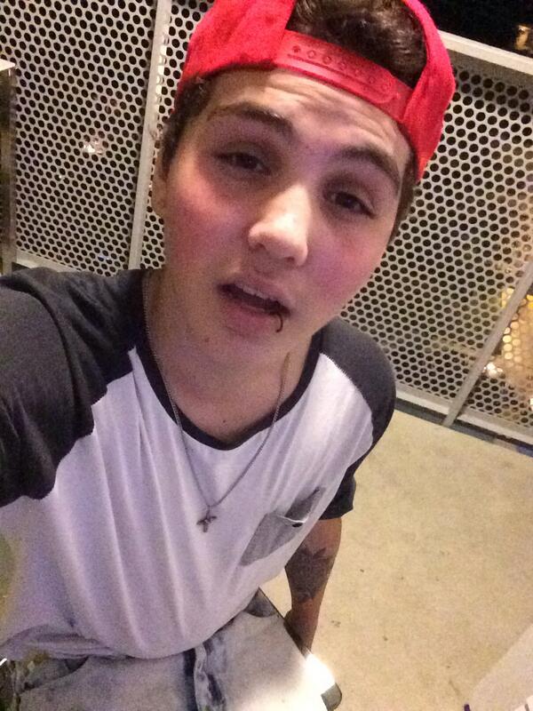 sampottorff's tweet image. Chillin on my balcony😍