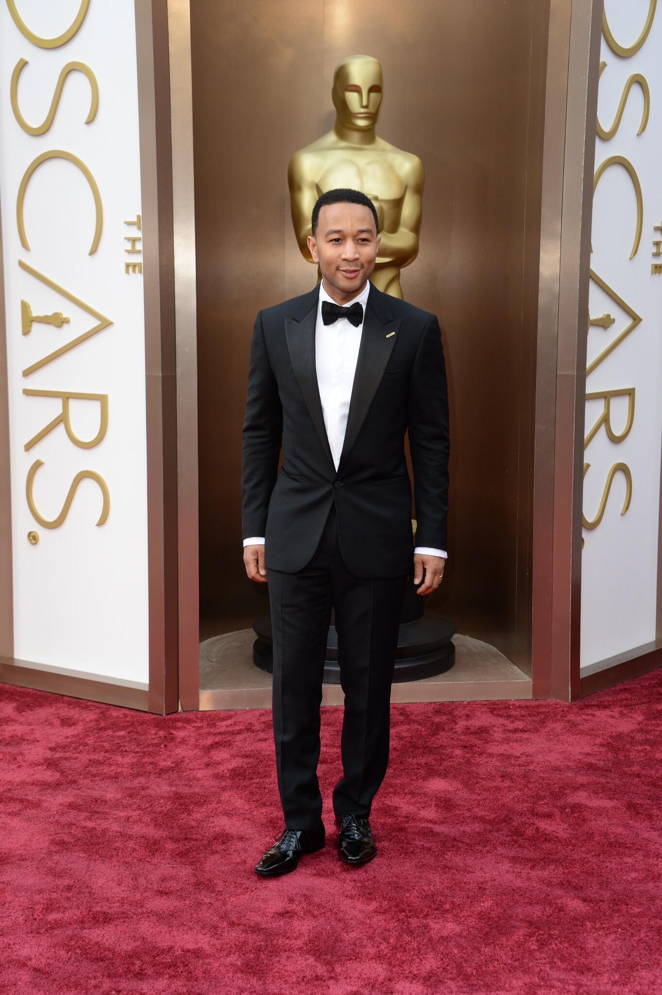 molester procent gallon VERSACE on Twitter: "John Legend looking handsome in a Versace tuxedo on  the Oscars red carpet http://t.co/JXymkdjyvL" / Twitter