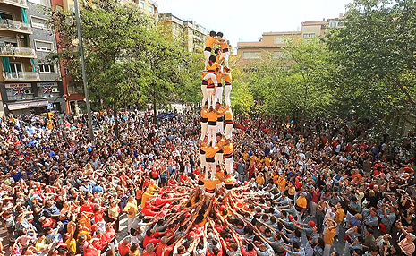 「人間の塔 カタルーニャ」の画像検索結果