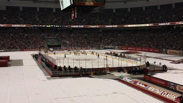 pbalfour's tweet image. And this with the world&apos;s biggest indoor hockey game. #OperatorError