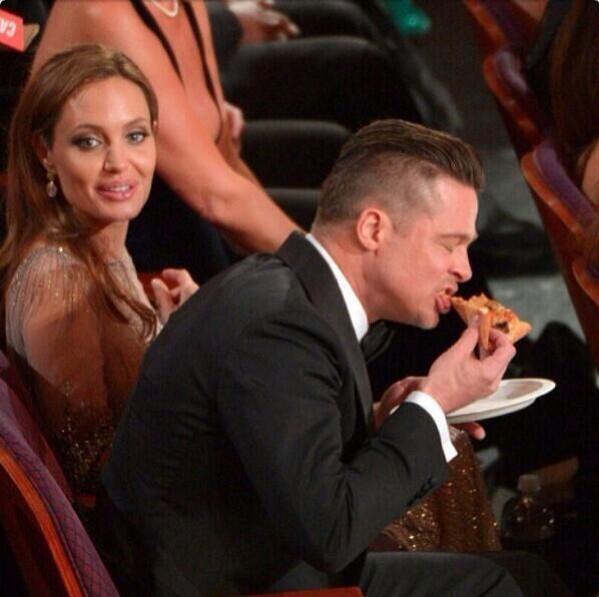 AdditionElle's tweet image. Annnnddd this is why we love Brad Pitt #chowingdown #BradPitt #Oscars2014