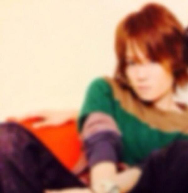 __________K_f's tweet photo. −

−

『   俺が堕ちる ?       御前が堕ちる  ?  』

       ツンデレ 、 左  ○
       右    ×

       #Rt仕手呉た奴迎え

.

. http://t.co/4JtQdeSc1P